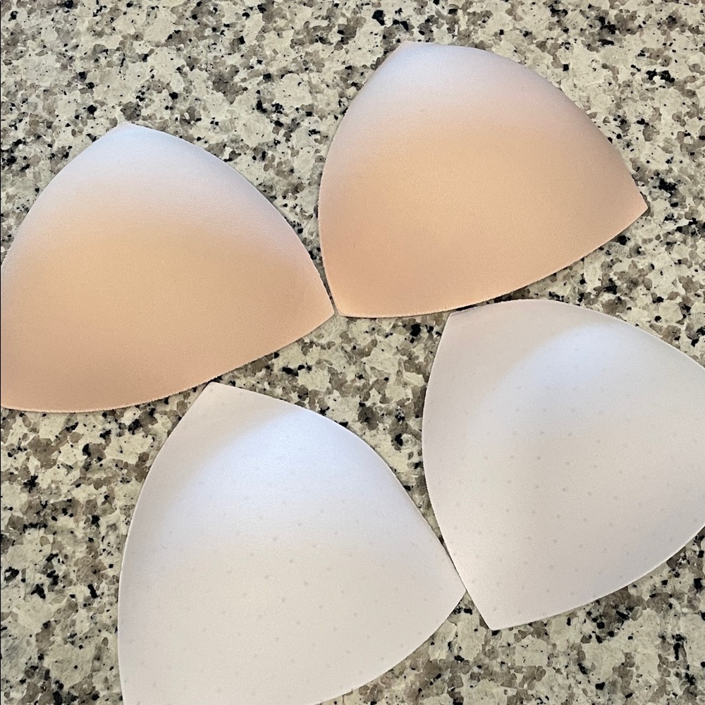 3/$25🛍️ Removable Bra Inserts 2 pairs nude and white. Cup sizes C-D, lightweight